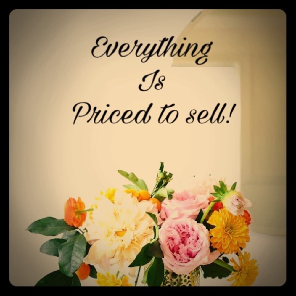 🌷EVERYTHING PRICED TO SELL🌷