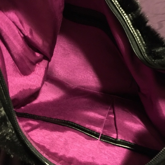 ❌SOLD❌Trina Turk Black Faux Fur Hobo - Picture 4 of 8