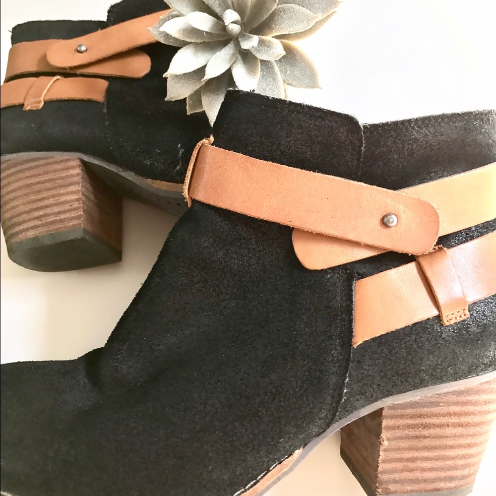 Dolce Vita size 7.5 ankle boots