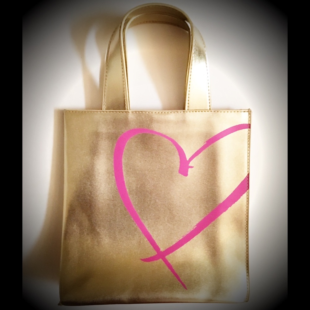 Meet your Posher, Lina