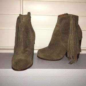brown boots