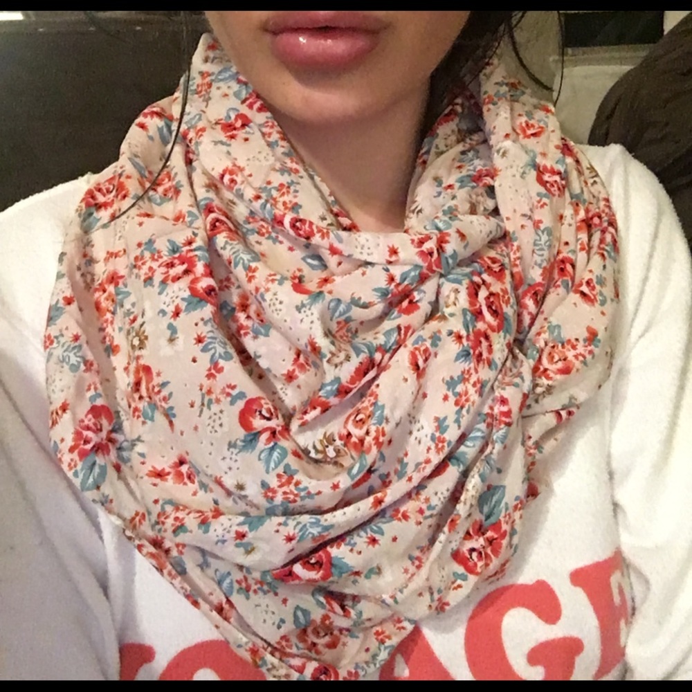 rose 🌹 floral infinity scarf