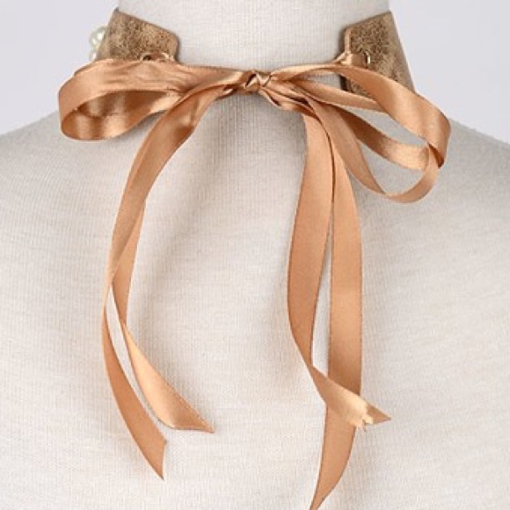 PEARL RIBBON TIE CHOKER & EARRINGS - Picture 3 of 4