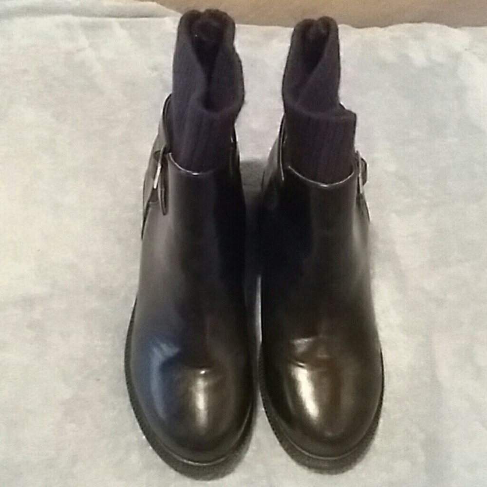 NAVY BLUE ANKLE BOOTS