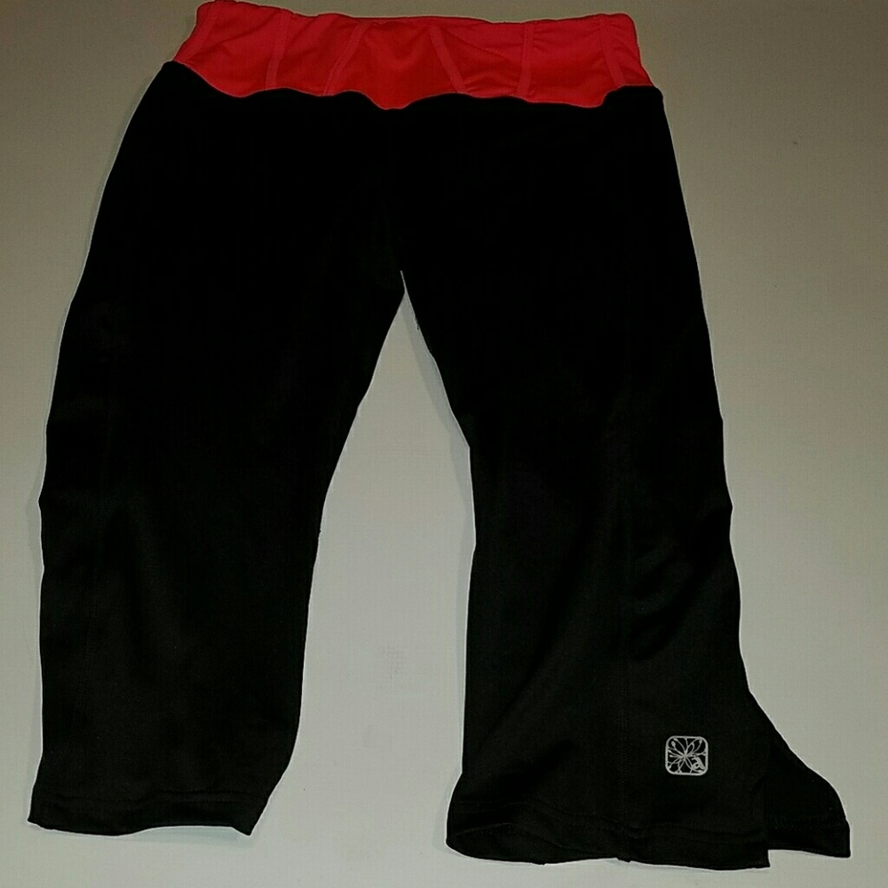 Activewear pant capri size Large