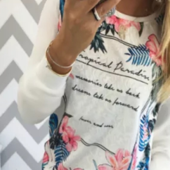 The Emma Stone tropical paradise top - Picture 4 of 4