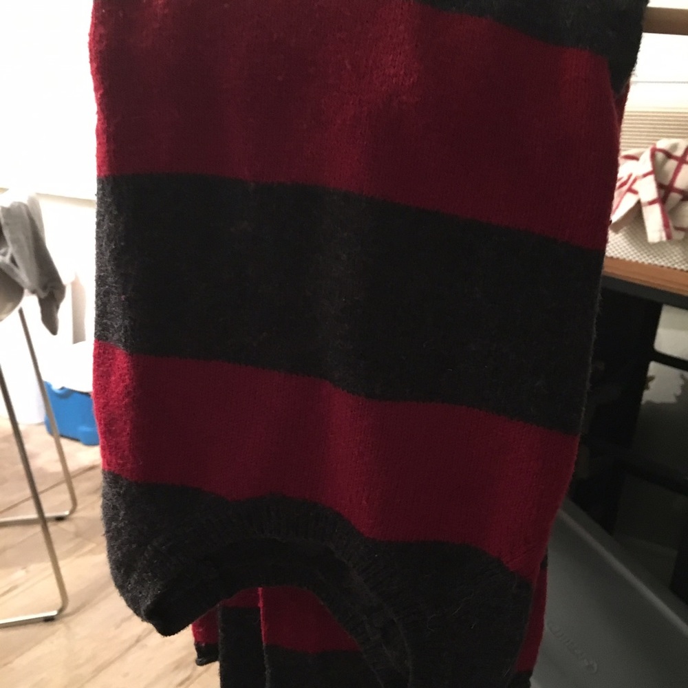 GAP sweater