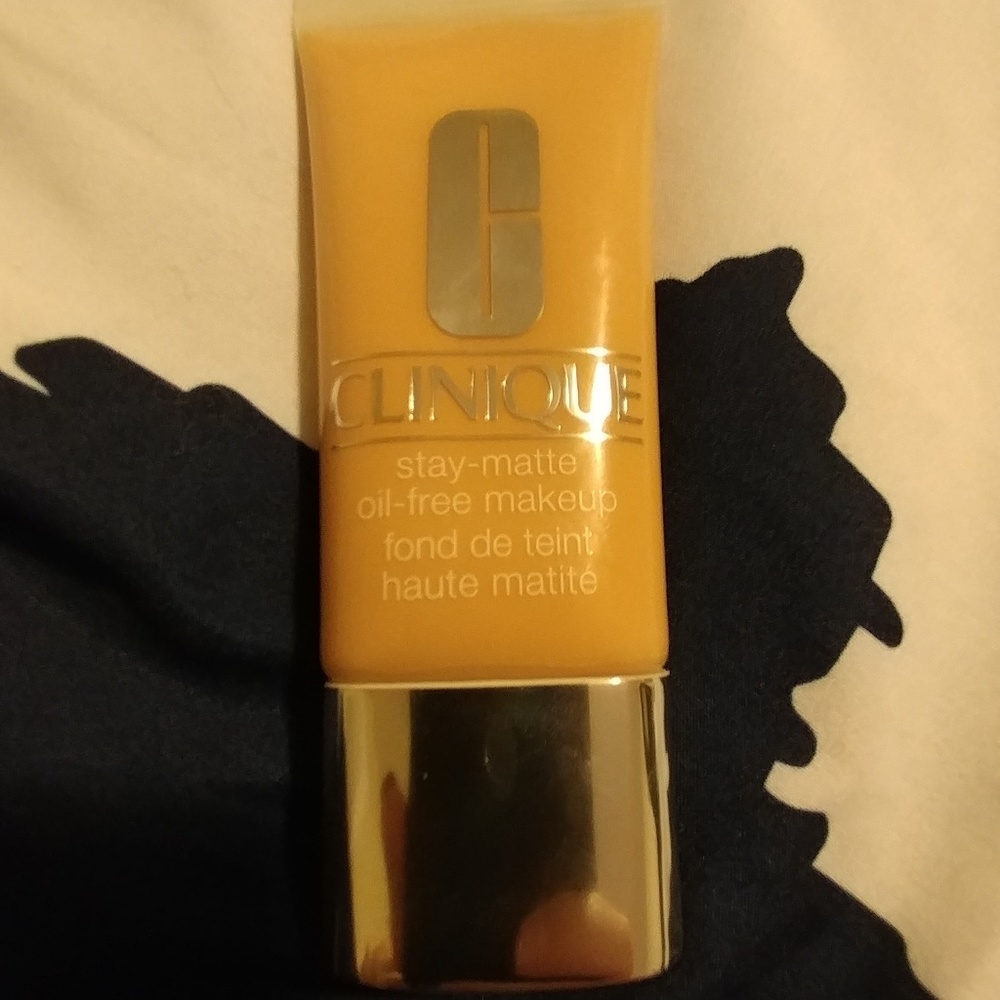 Clinique Stay Matte Foundation