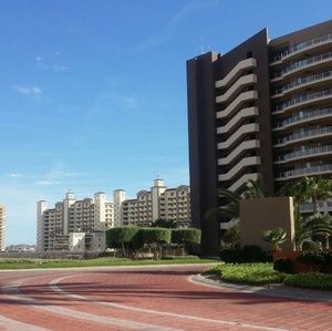 Meet your Posher, Francisca