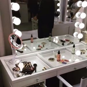 Meet your Posher, Denise