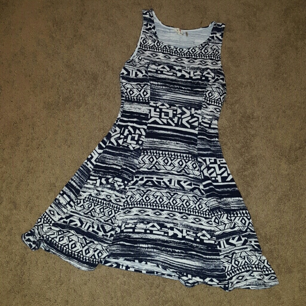 4/$10 Blue and white dress