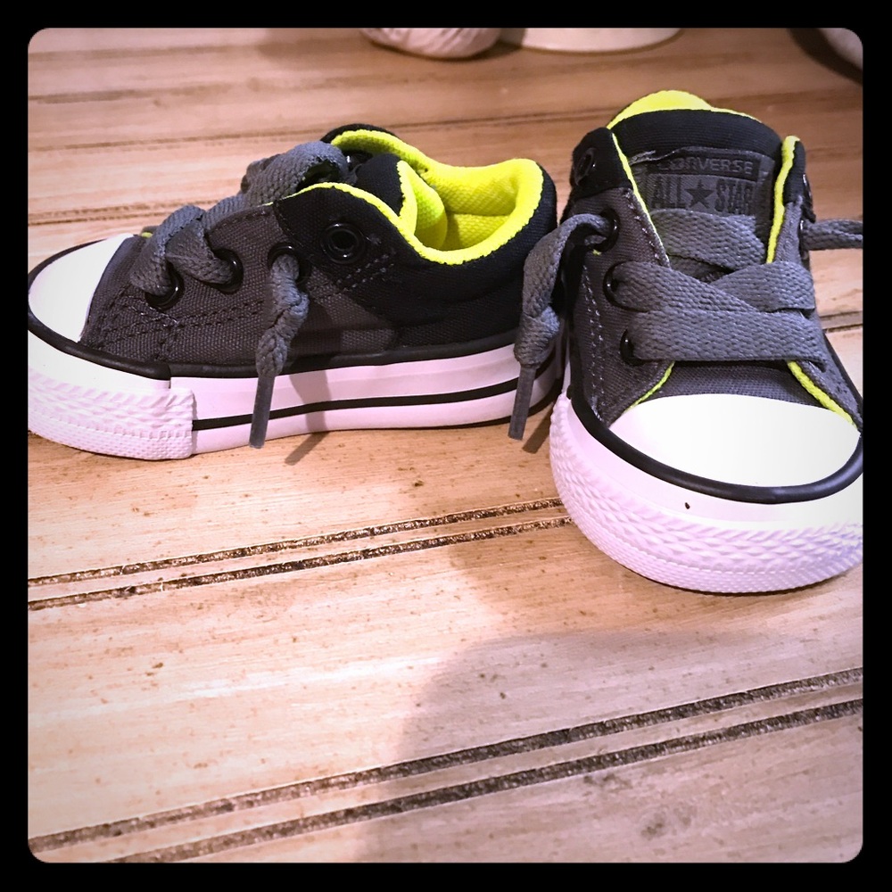 ‼️SOLD‼️Chuck Taylor Converse size 2
