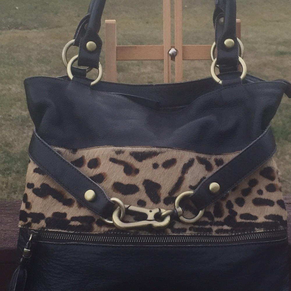 INNUE HANDBAG