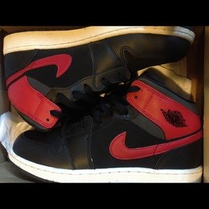 Jordan 1 Mids