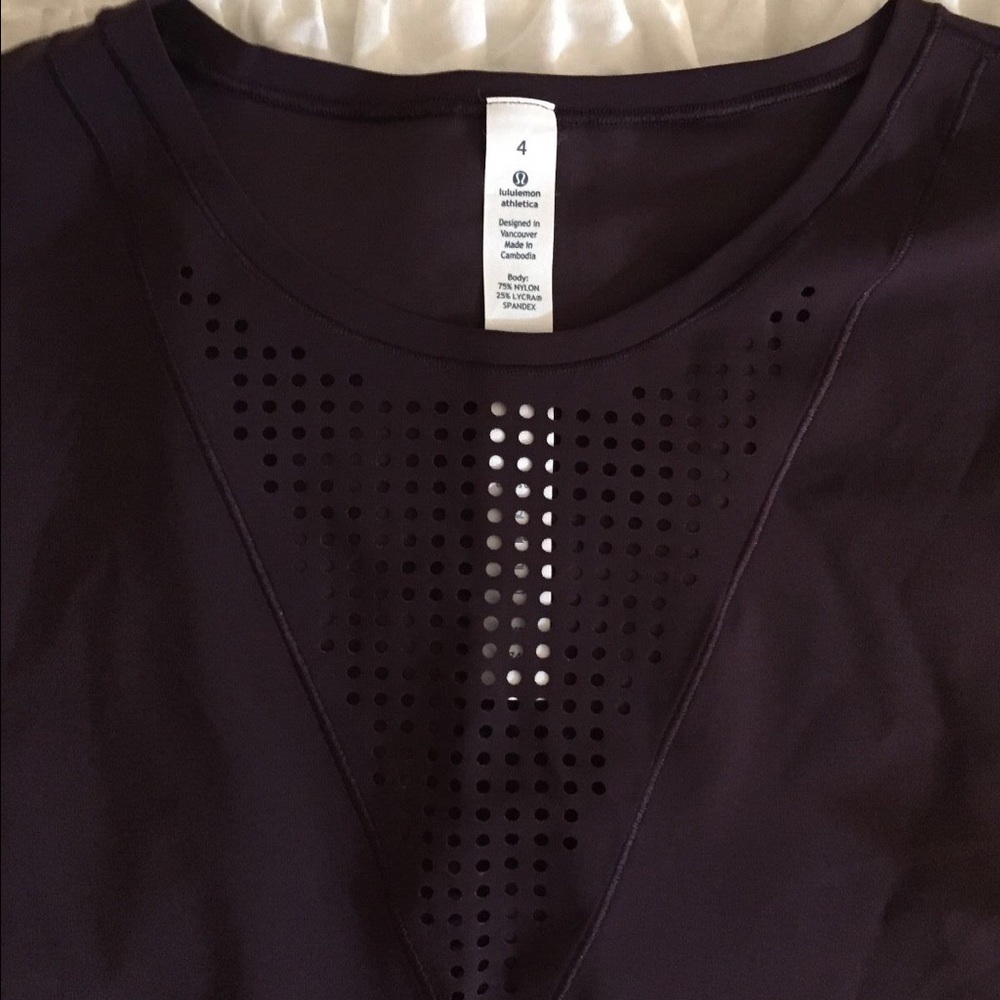 ❤️ LULULEMON Perfectly Perfed Tee Black Cherry❤️ - Picture 6 of 8