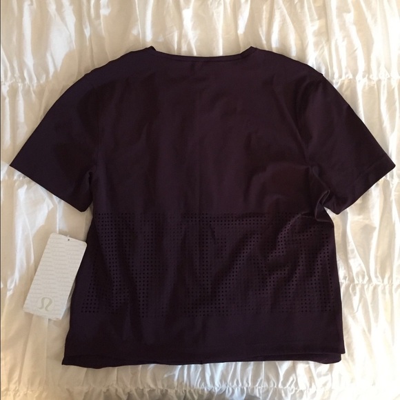 ❤️ LULULEMON Perfectly Perfed Tee Black Cherry❤️ - Picture 4 of 8
