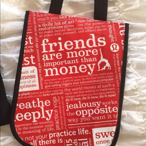 ❤️ LULULEMON Perfectly Perfed Tee Black Cherry❤️ - Picture 8 of 8