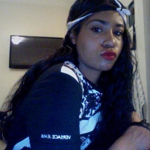 Meet your Posher, Clio - Picture 1 of 1