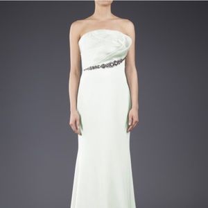 Beautiful and elegant gown by Marchesa Notte.