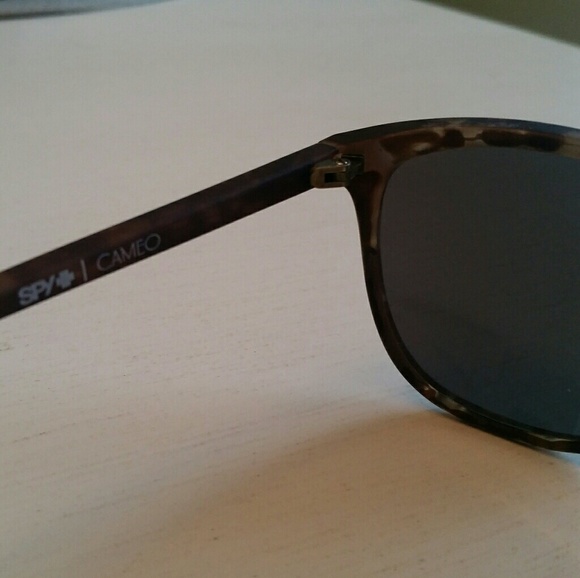 SOLD- Spyoptic Cameo Sunglasses - Picture 4 of 4