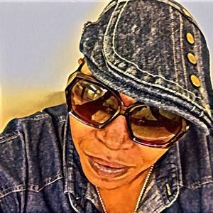 Meet your Posher, Eva