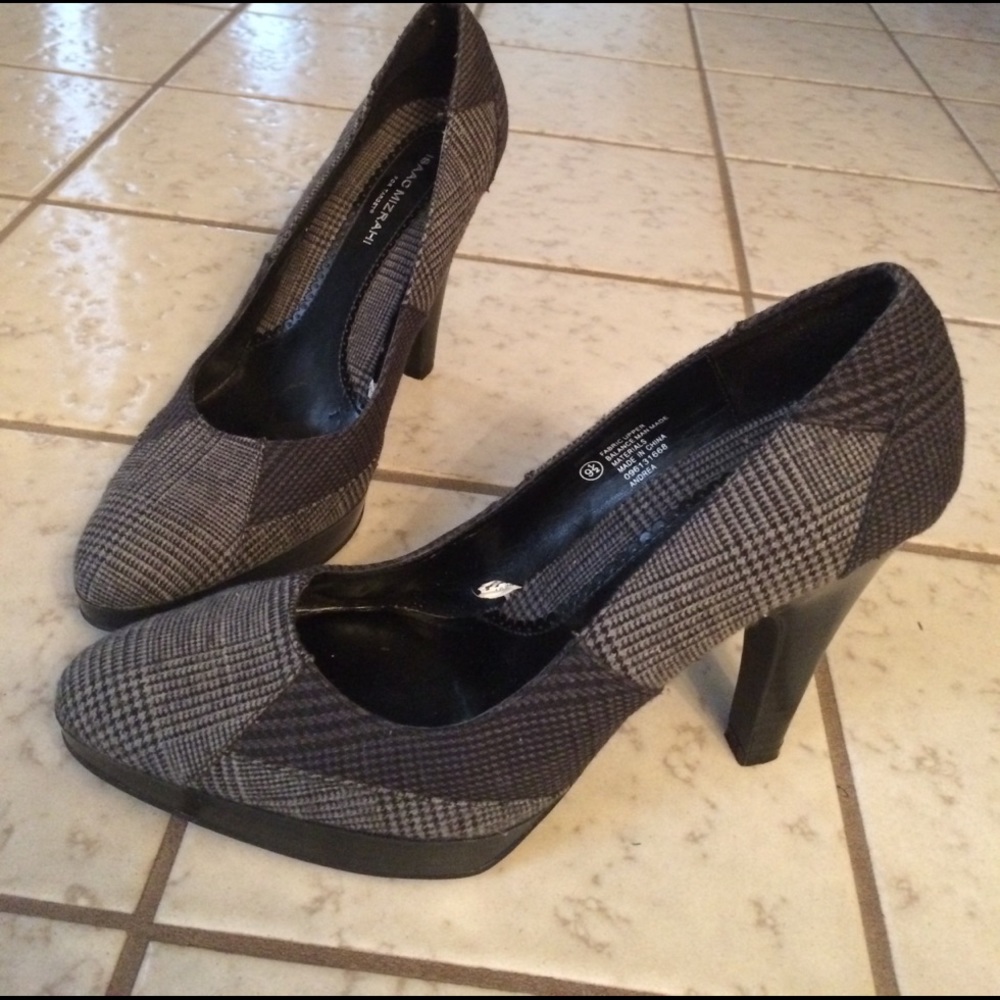 Isaac Mizrahi Gray Plaid Heels Size 9.5 EUC!