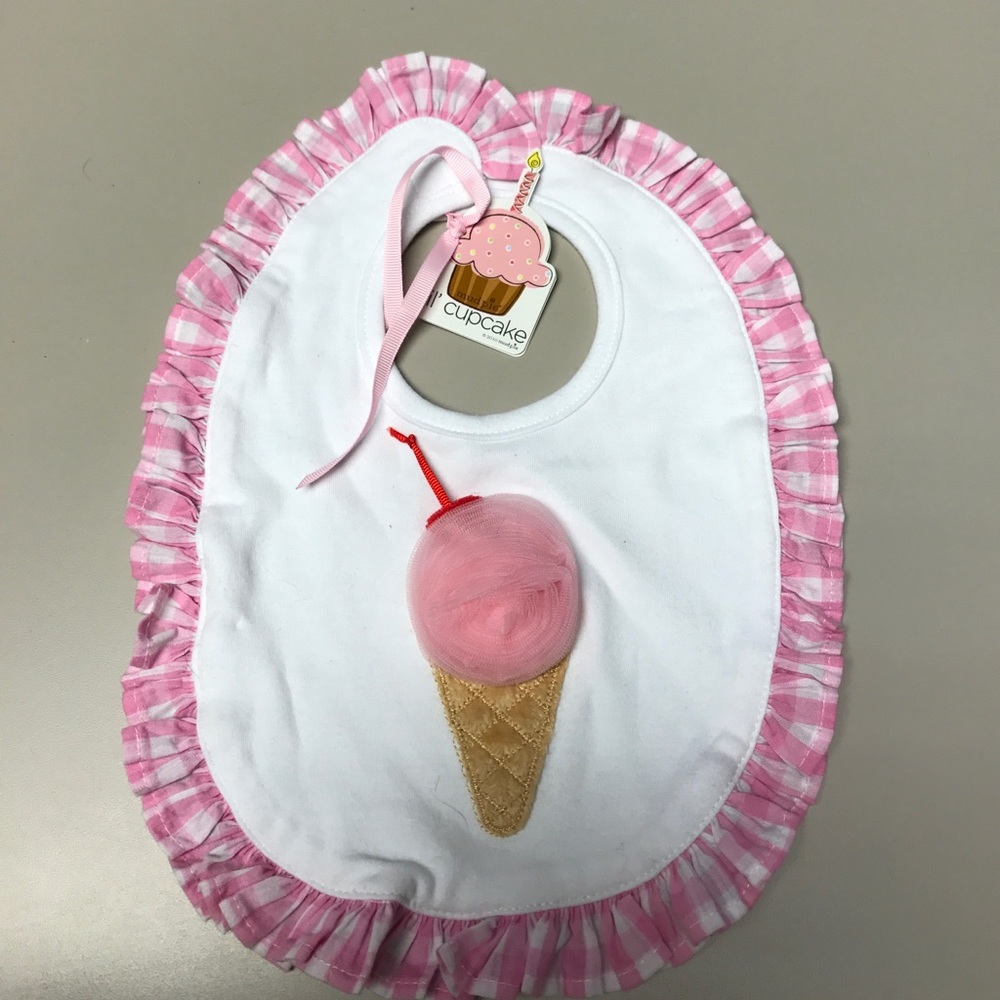 NWT MUD PIE ICE CREAM BIB