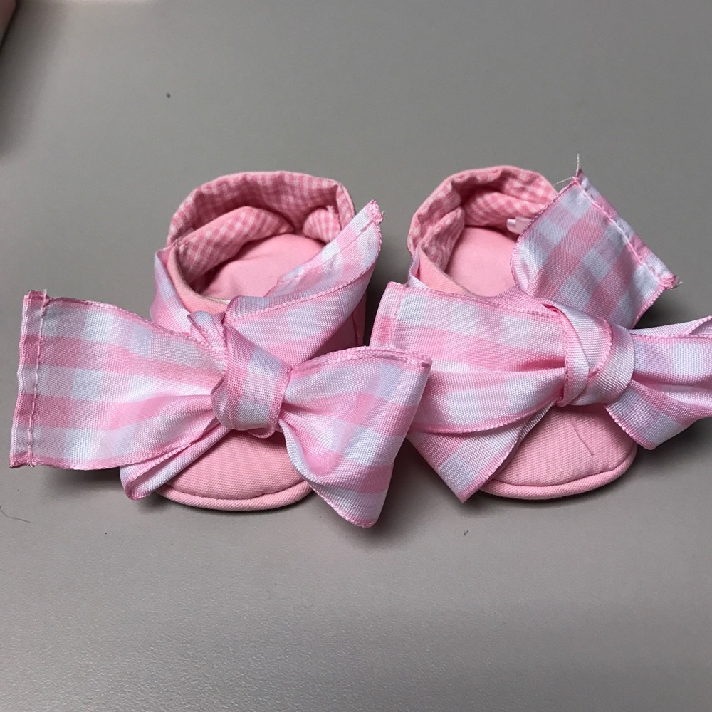 NWT mud pie pink gingham baby shoes