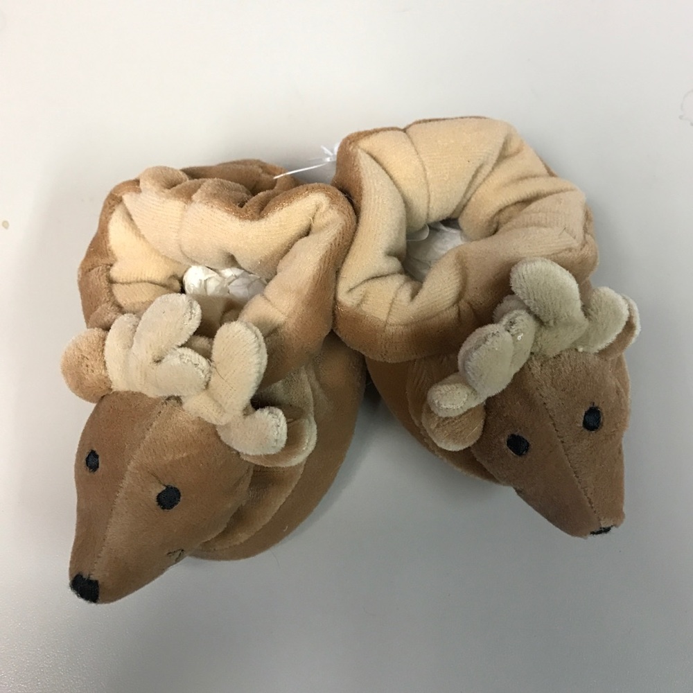 NWOT Mud Pie reindeer slippers