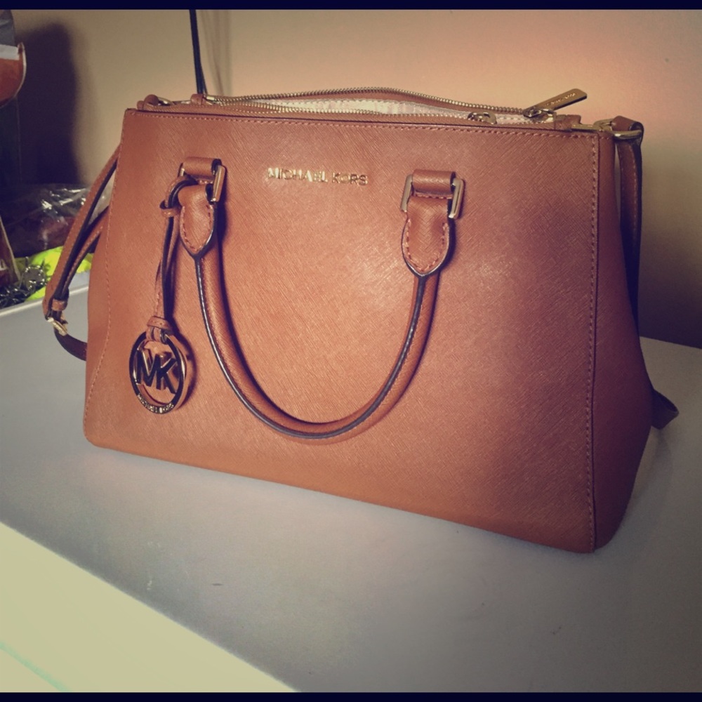 Tan Michael Kors
