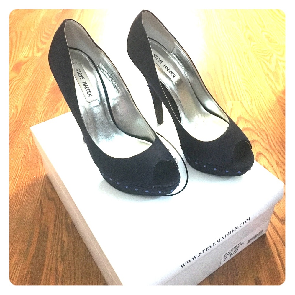 Steve Madden Navy Crystal Pumps 7.5