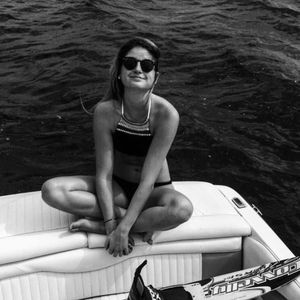 Meet your Posher, Julia