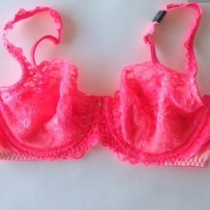 NWT Victoria's Secret 32D sexy unlined bra