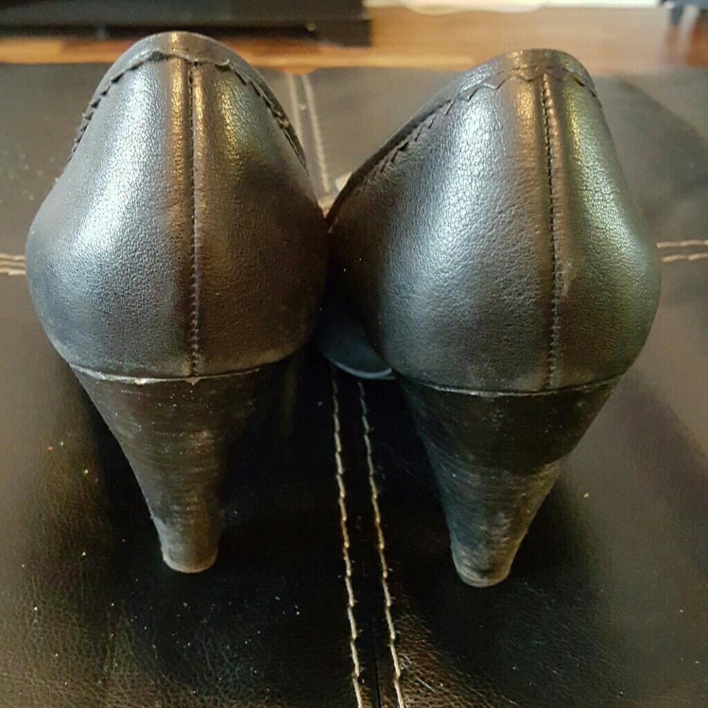 BCBG Heels - Picture 4 of 5