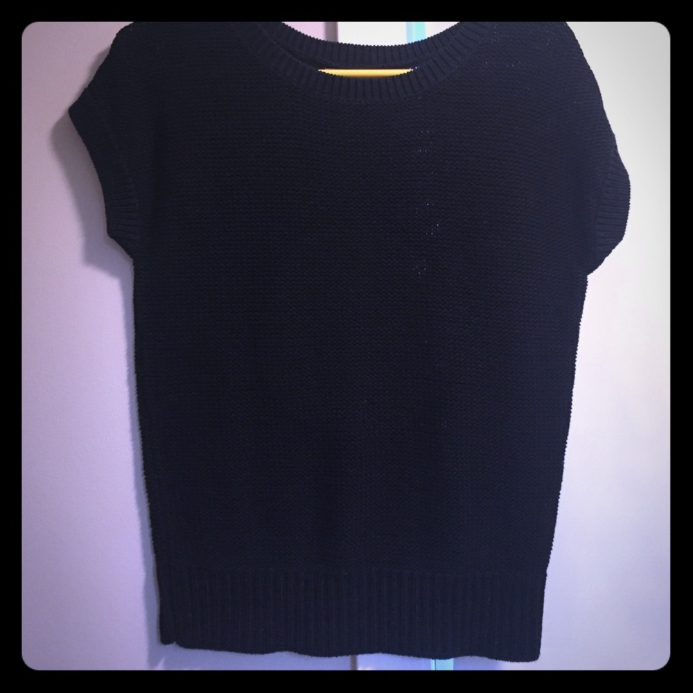 Banana Republic short sleeve sweater, size S