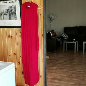 Lightweight turtle neck dress with side cutout