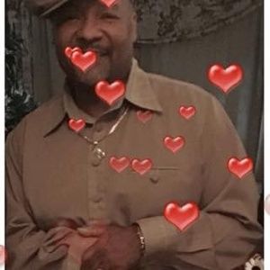 Meet your Posher, Lora