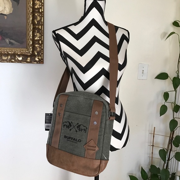 Buffalo David Bitton Handbags - Búfalo by David bitton