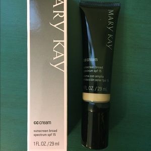 Mary Kay CC Cream Foundation SPF15 Light to Medium