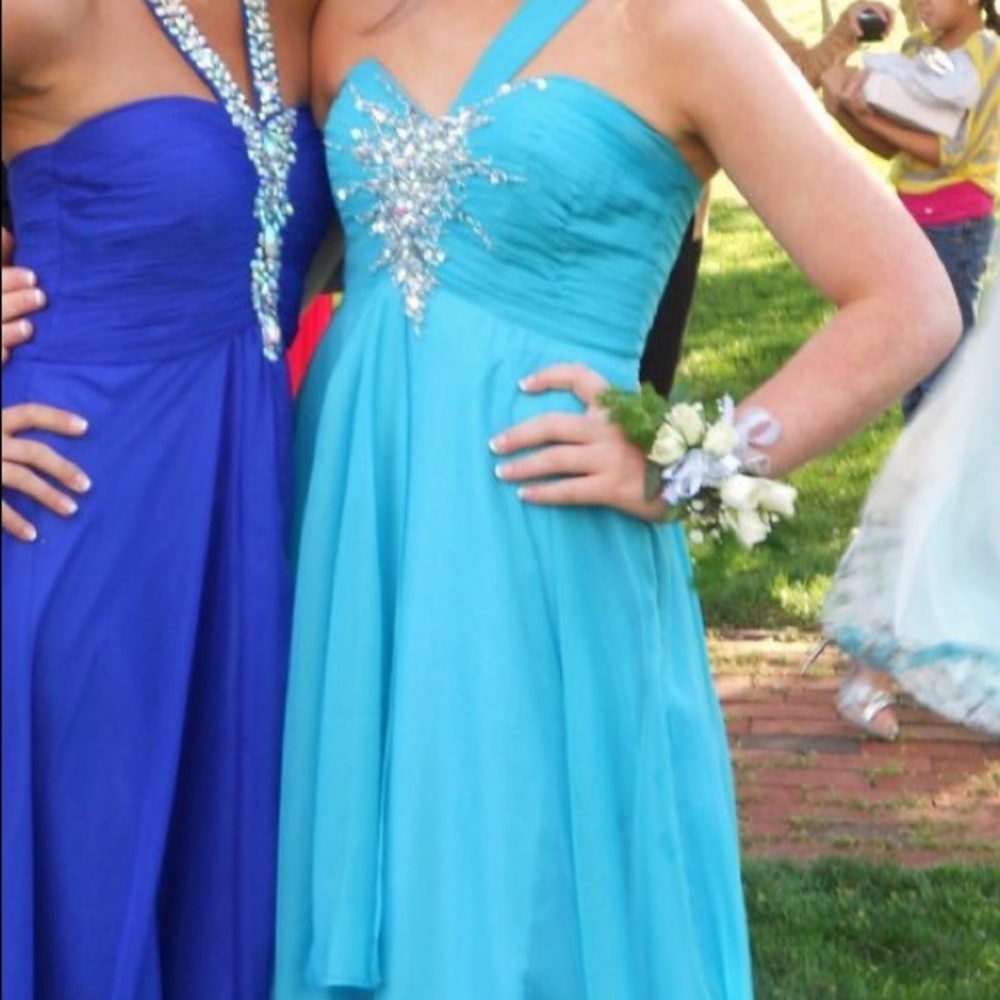 Beautiful turquoise gown