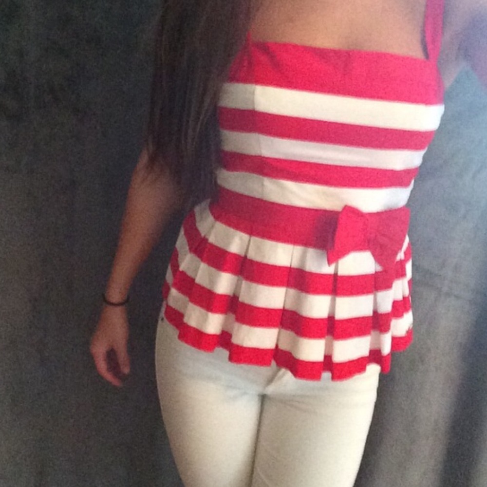 Hollister top