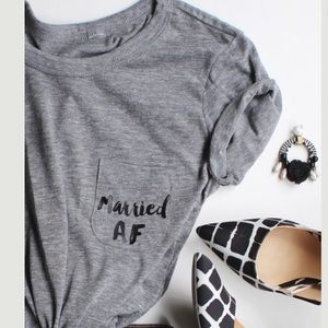 Married af pocket tee