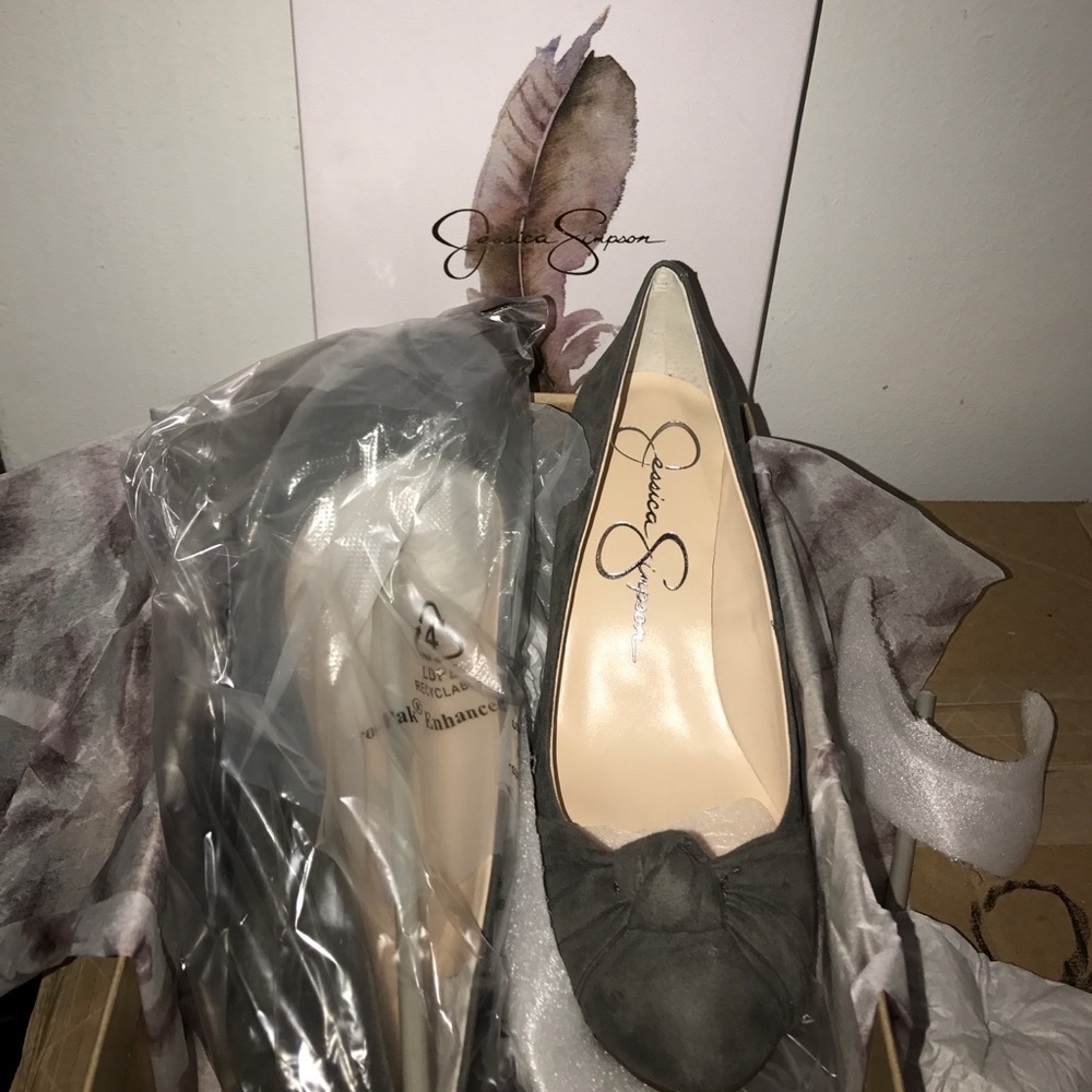 Jessica Simpson siennah knotted wadges pump.