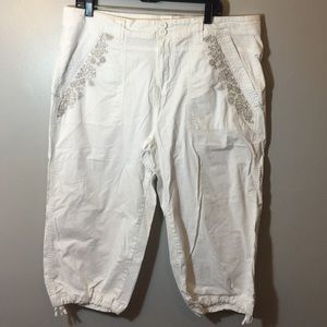 #303 White Zana Di Capris
