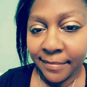 Meet your Posher, Denisha