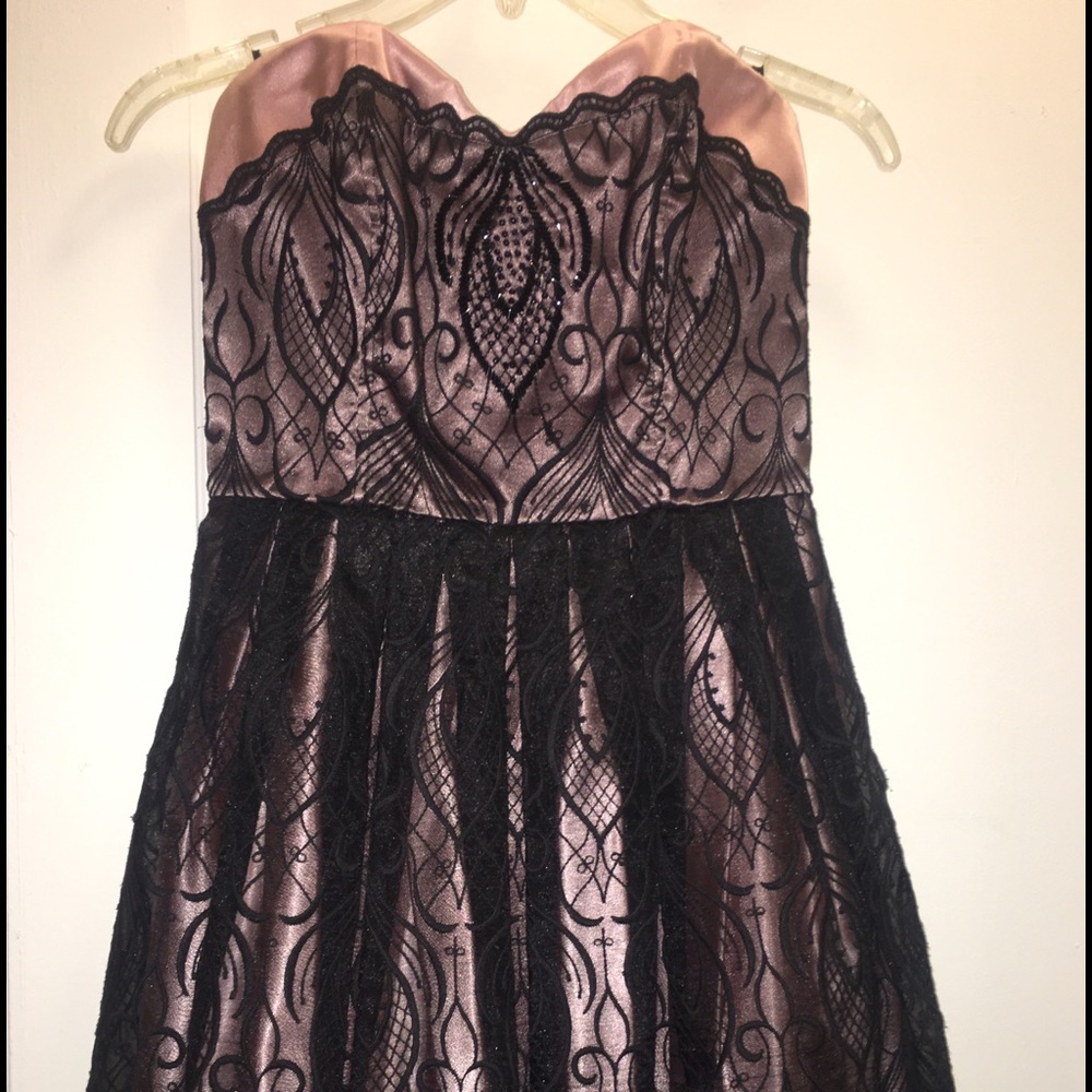 Blush & Black Sweetheart Strapless Dress