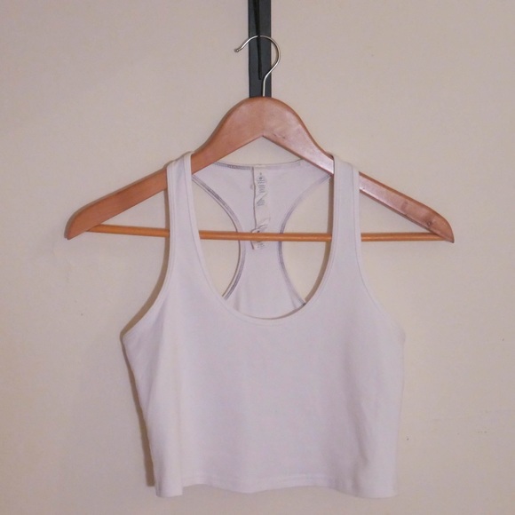 lululemon athletica Tops - 💓NEW LISTING💓 Lululemon Racer Back Crop Top