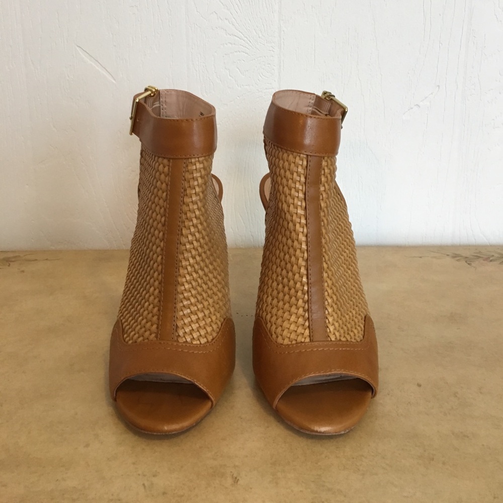 Pour La Victoire Woven Leather Tan Heels Size 7