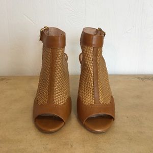 Pour La Victoire Woven Leather Tan Heels Size 7