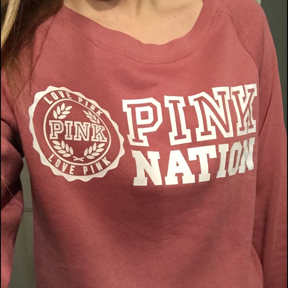 SOLD on Ⓜ️ Vs pink pullover